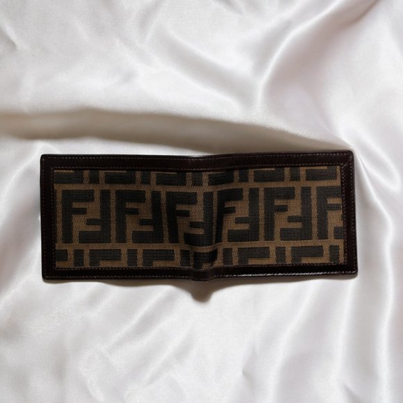 ✨ Authentic Pre-loved FENDI Zucca Bifold Wallet - Brown Canvas Leather - Picture 6 of 6